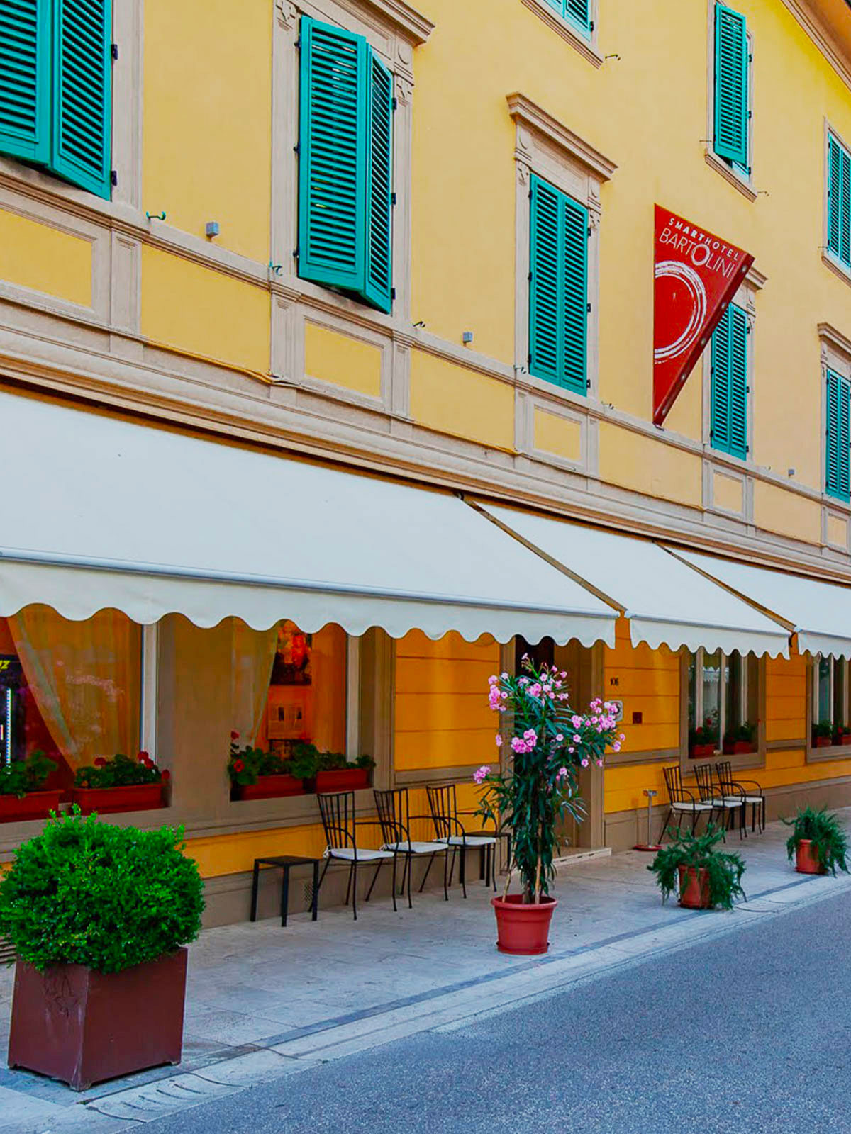hotel-mobile Ingresso dello Smart Hotel Bartolini