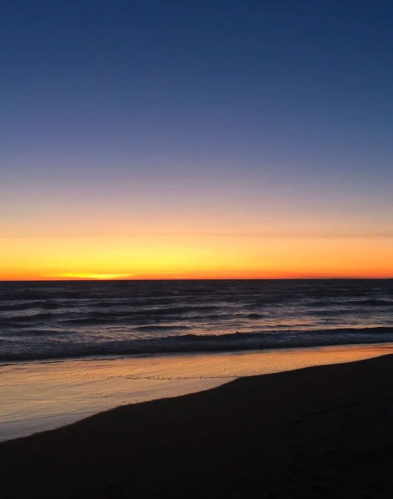 Tramonto sul mare della Versilia in Toscana