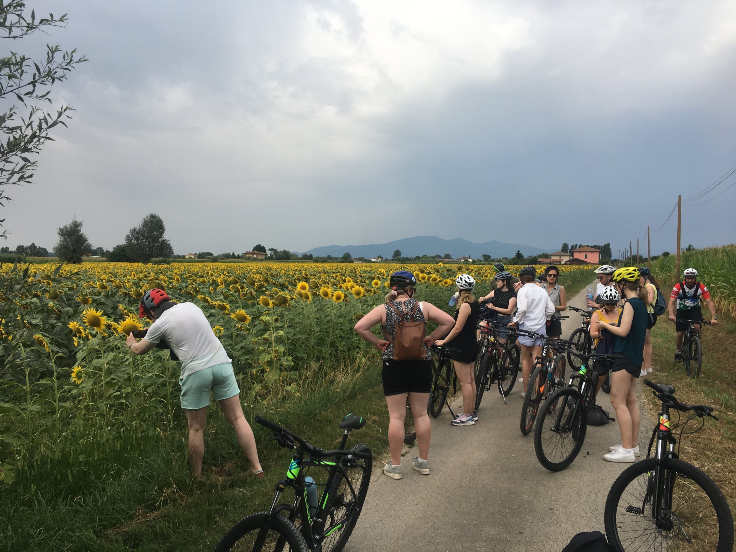 In bicicletta nella campagna Toscana